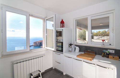 Ploce Apartment | 73 Stairs Apartment