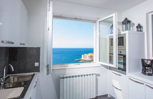 Ploce Apartment | 73 Stairs Apartment