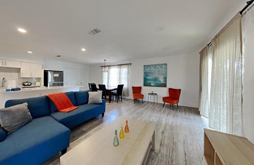 Orlando House | 7326-3-LF-Bungalow with lake view near Universal