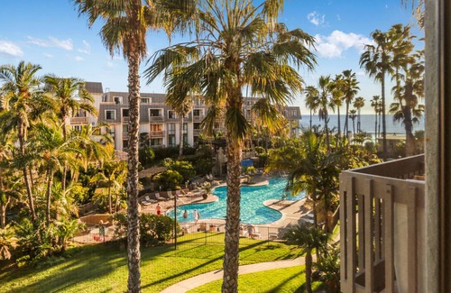 Townsite Condo | 74 m² Condo ∙ 2 bedrooms ∙ 6 guests