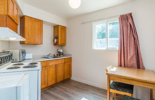 Regional District of Nanaimo Hotel | 74 m² Motel ∙ 8 guests
