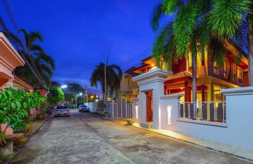 Nanai Road Villa | 74 Patong villa walk to Bangla Rd in 10min 3 room cozy modern style