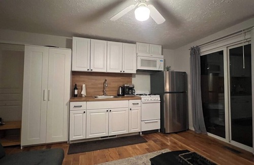 Kirkland House | 7406A - Loft 1 Bed · Convenient & Cozy Kirkland Apartment