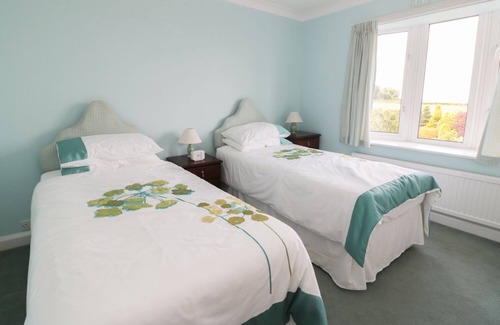 Ault Hucknall House | 75 MANSFIELD ROAD, pet friendly, with a garden in Chesterfield