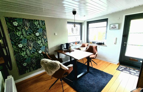 Hechthausen House | 75 sqm, max. 2 adults, quiet location, 1200 sqm garden fenced