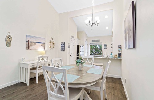 Hilton Head Island Villa | 7502 Treetops Villa Pet-Friendly Walk to the Beach