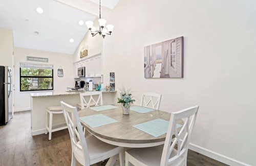 Hilton Head Island Villa | 7502 Treetops Villa Pet-Friendly Walk to the Beach