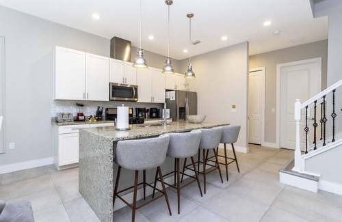 West Kissimmee House | 7534- Summerville Resort, No Carpet (Pet Friendly) 5br All Suites!