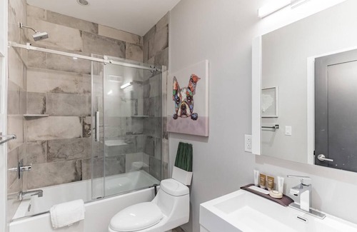Fairmount Apartment | 755 Capitol - A Exquisite 3 Bedroom Home in Fairmount