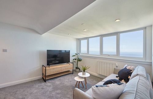 West Cliff Apartment | 76 m² Apartment ∙ 3 bedrooms ∙ 5 guests