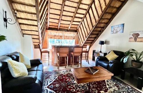 Lone Hill Apartment | 76 On Crestwood