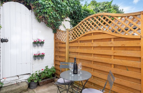 Rye House | 76 The Mint - Four Bedroom House, Sleeps 6