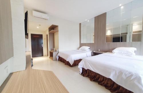 Cikakak Resort | 77 Sunset Plaza