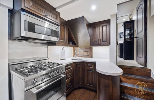 Austin Villa | 7744 Ranch Entire Resort