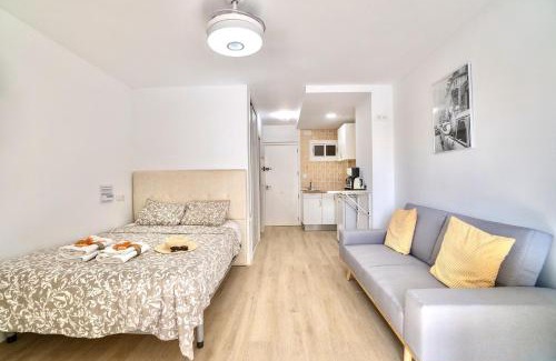 Benalmadena Costa Apartment | 797 HOLIDAY RENTALS - Cómodo estudio en Ágata con terraza