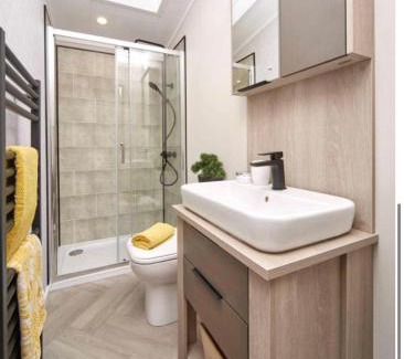 Newton on Derwent Cabin | 7b Oakwood village