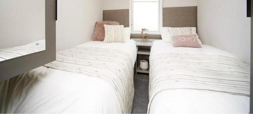 Newton on Derwent Cabin | 7b Oakwood village