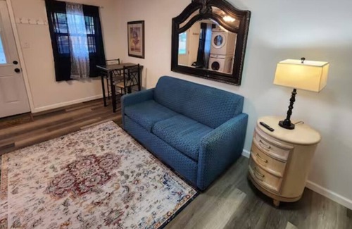 Whitehaven House | 7BA Chic Rancher Near Graceland and Airport Sleeps 30