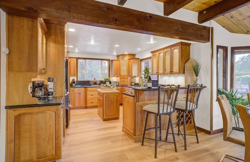 Santa Rosa House | 7BD/4.5BA Santa Rosa Estate w/HotTub, BBQ, Games