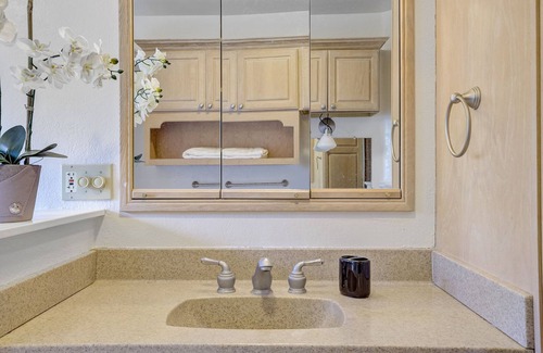 Santa Rosa House | 7BD/4.5BA Santa Rosa Estate w/HotTub, BBQ, Games