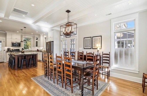 The Pines House | 7Bdrm/6bath House - 2 Blocks to the Beach