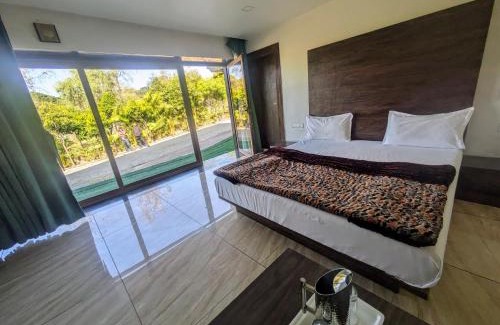 Abu Road Hotel | 7BHK Hill Villa