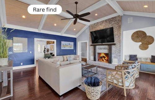 Macon House | 7br Lakefront Haven Pool, Hot Tub, Gated 4acres