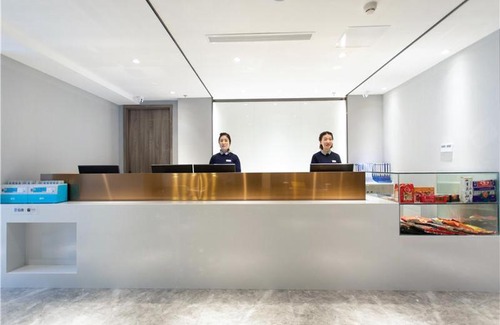 Chongqing Hotel | 7Days Premium Chongqing North Train Station North Square Center Branch