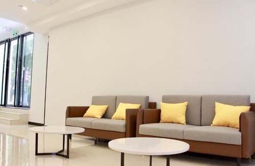 Liwan Hotel | 7Days Premium Guangzhou Fangcun Guanggang New City Hedong Subway Station Branch