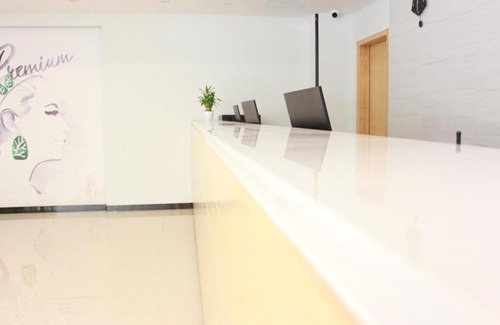 Liwan Hotel | 7Days Premium Guangzhou Fangcun Guanggang New City Hedong Subway Station Branch