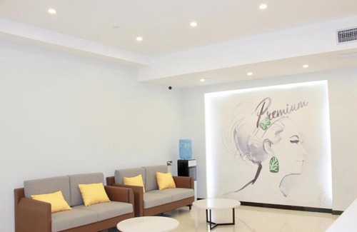 Liwan Hotel | 7Days Premium Guangzhou Fangcun Guanggang New City Hedong Subway Station Branch