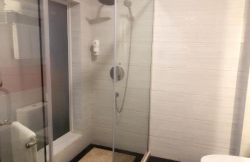 Qianjiang Hotel | 7Days Premium Qianjiang Railway Station Lobster City Branch