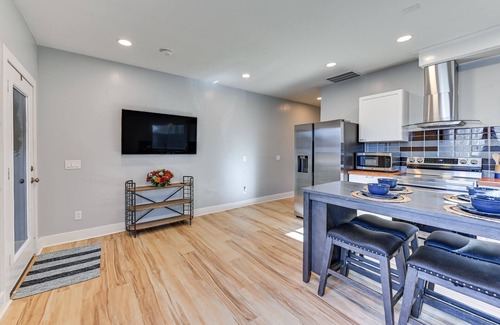 New Albany House | 7Mi Louisville Pet-Friendly Home