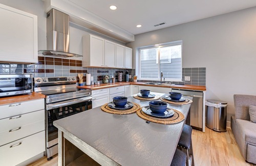 New Albany House | 7Mi Louisville Pet-Friendly Home