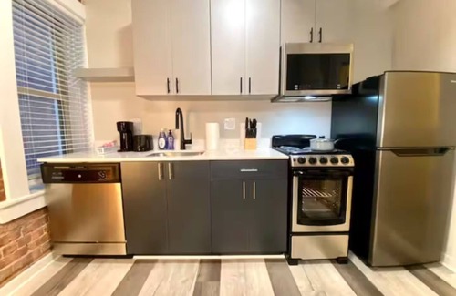 Midtown Apartment | 7min walk to DMC, Studio w/Wi-Fi