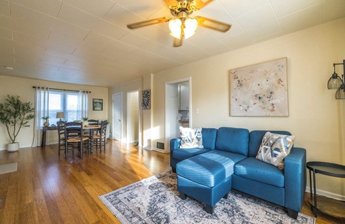 West Central Apartment | 7mins from Downtown - In-Unit Washer & Dryer!