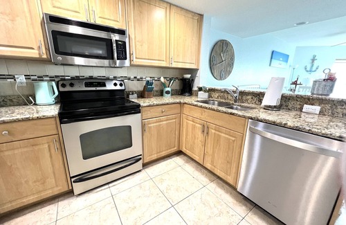 Treasure Island Condo | 7th night FREE in 2025 Slow M'Ocean Penthouse Unit 603