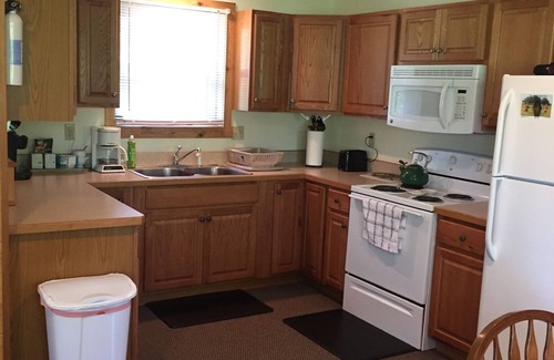 Coram Cabin | 7th Night Free, wireless internet, views, private, Montana Mountain Glory!