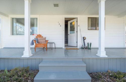 Livingston House | 7th Street Bungalow