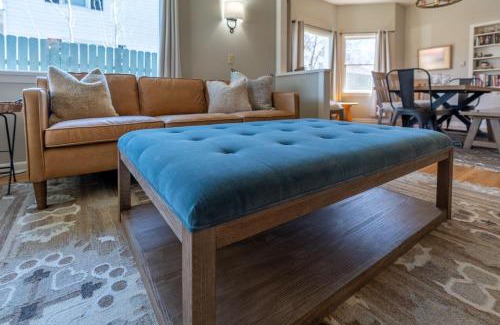 Livingston House | 7th Street Bungalow