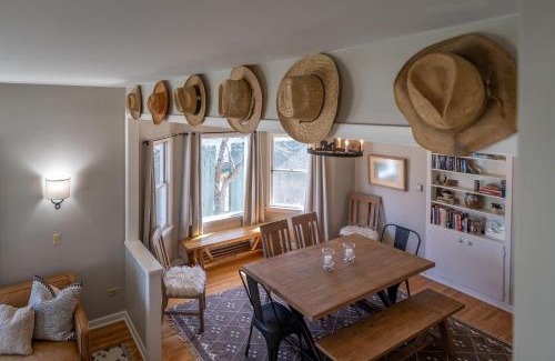 Livingston House | 7th Street Bungalow