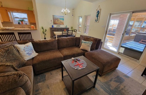 Corpus Christi Condo | 8/4 Island Waterfront 2 Kit Private Pool 2 Hot Tub