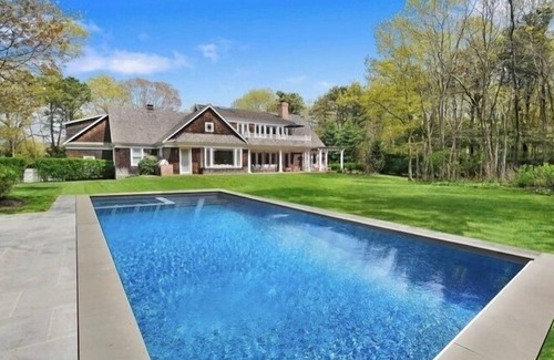 Wainscott House | 8/6-8/13 special Prime Wainscott Estate South of Highway