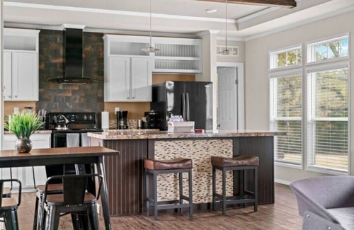 Dripping Springs House | 8 acres Ranch - 2 Homes - Sleeps 16 - Dripping