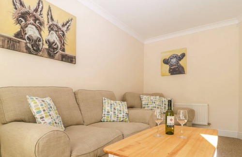 Ilminster Cottage | 8 ADAMS MEADOW, pet friendly, with a garden in Ilminster