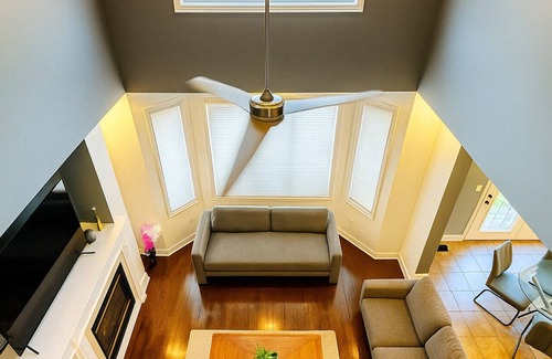 Brampton House | 8-BDRM Wedding, Event & Group Ready | Near Airport
