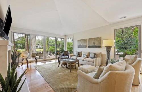 Beach Lagoon House | 8 Beach Lagoon | Beaches and Bunkers