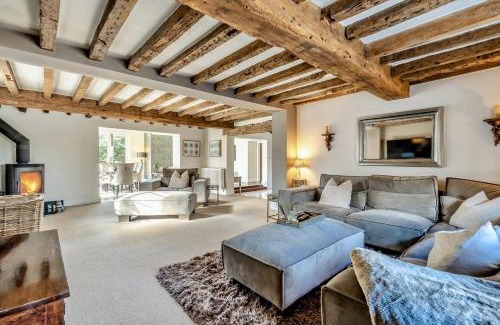 Sugnall House | 8 Bed in Standon oc-w32745