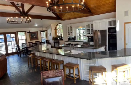 Fox Farm House | 8 Bedroom, 12 Beds - Gameroom, Basketball & Golf
