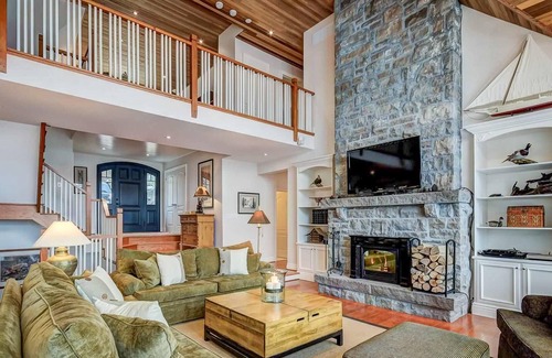Minett Cottage | 8 bedroom, 6 bath, Private Paradise!!! Bruce Lake! 100' of Sandy Shoreline!